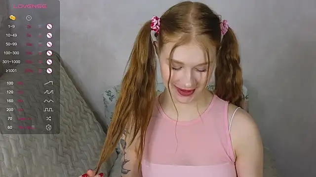 Snapshot of TrissMerigold9 chatting on March 3, 2025, 8:32 pm TrissMerigold9 online show from March 3, 2025, 8:32 pm