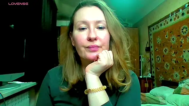 AnnaXLovers online show from March 17, 2025, 1:18 pm