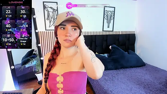 LILA ELLIOT online show from September 16, 2025, 7:37 pm