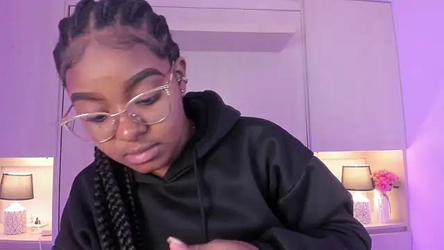 tamaraa smiith online show from October 10, 2025, 7:47 pm