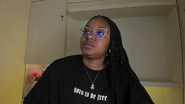 Snapshot of tamaraa_smiith chatting on February 22, 2026, 12:18 pm tamaraa smiith online show from February 22, 2026, 12:18 pm