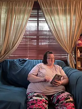 Snapshot of Bayou_Woman68 chatting on April 30, 2026, 5:53 pm Bayou Woman68 online show from April 30, 2026, 5:53 pm