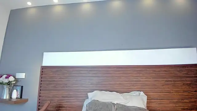 Adelehottman online show from October 18, 2025, 5:48 pm