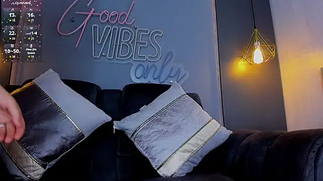 LOLIITA  LOVE online show from November 28, 2025, 6:19 pm