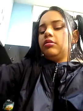  Miaaleon online show from March 22, 2025, 7:53 pm