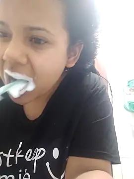  Miaaleon online show from September 10, 2025, 10:14 am