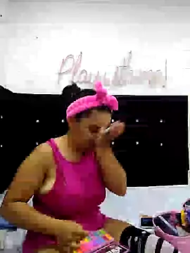  Miaaleon online show from March 18, 2025, 1:12 pm