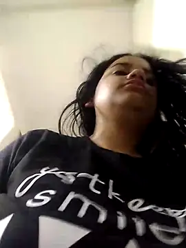  Miaaleon online show from March 18, 2025, 10:07 am