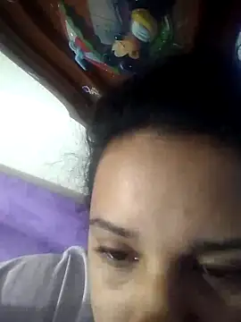  Miaaleon online show from November 26, 2025, 9:09 am