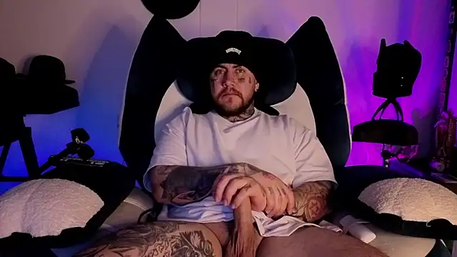 Ash gusbig online show from February 10, 2026, 3:27 am