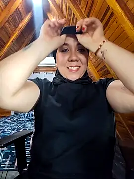 AmbarBurhan online show from April 18, 2026, 7:07 pm