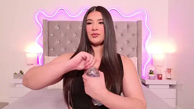 JuliaSUMMERS2022 online show from November 15, 2025, 2:59 am