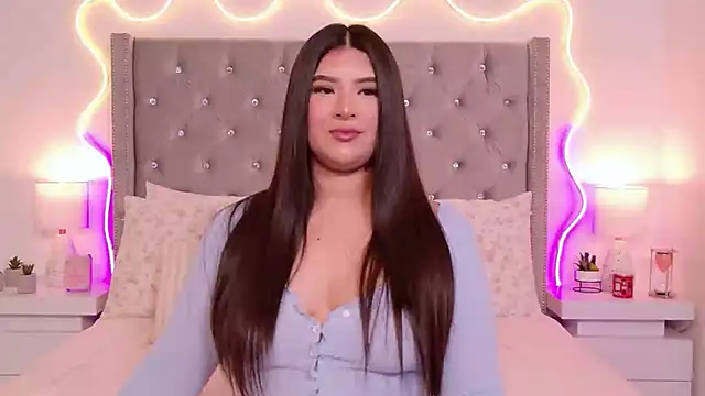 JuliaSUMMERS2022 online show from January 16, 2026, 2:26 am