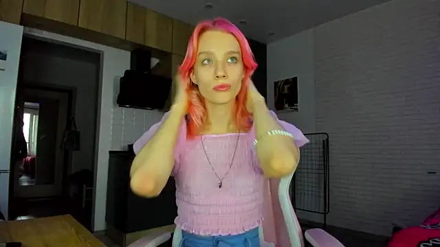  Alice Kitty online show from April 14, 2026, 3:39 pm