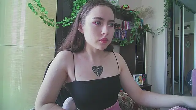 Snapshot of Aurora_workerr chatting on June 24, 2026, 8:24 am Aurora workerr online show from June 24, 2026, 8:24 am