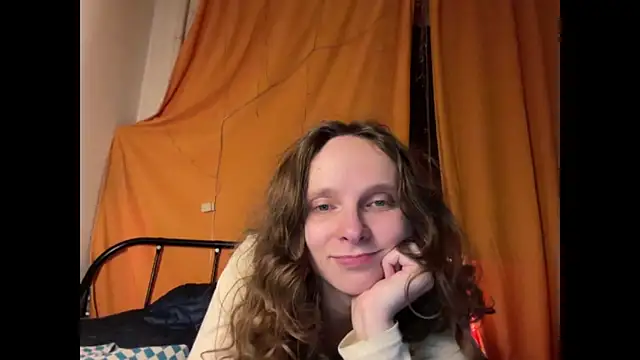 Snapshot of MikkyMoony chatting on September 23, 2025, 8:38 pm MikkyMoony online show from September 23, 2025, 8:38 pm