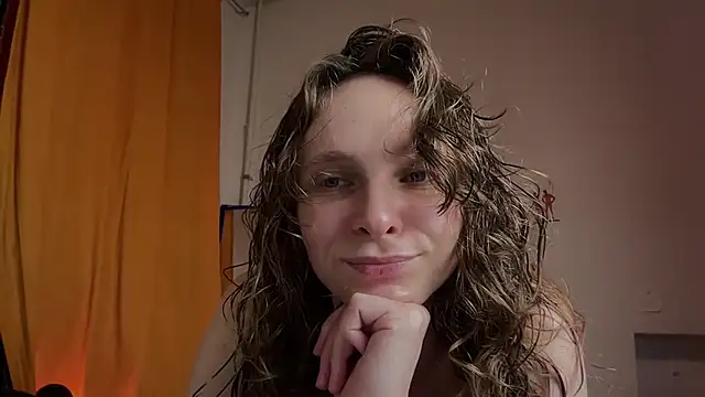 Snapshot of MikkyMoony chatting on November 21, 2025, 1:32 pm MikkyMoony online show from November 21, 2025, 1:32 pm