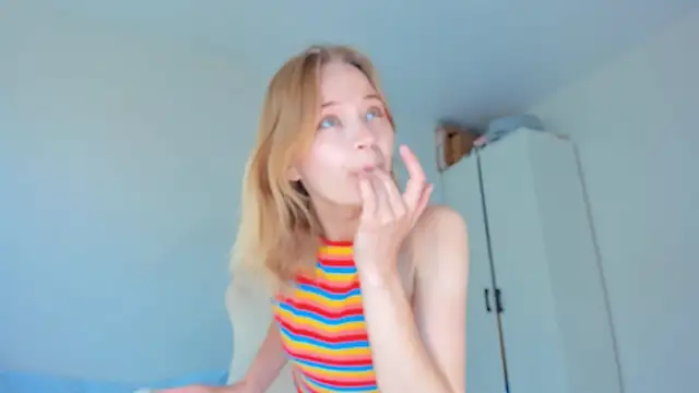 JennyWoody online show from June 15, 2026, 4:56 am