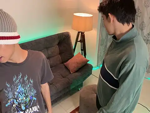 MyLatinHotBoys online show from December 26, 2024, 11:35 pm