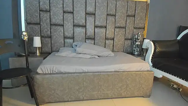 Snapshot of Matureyulyet chatting on October 12, 2025, 9:10 am Matureyulyet online show from October 12, 2025, 9:10 am