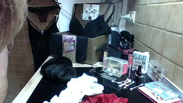 Snapshot of -DeMax chatting on June 13, 2026, 4:54 am -DeMax online show from June 13, 2026, 4:54 am