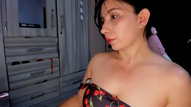 Snapshot of littlelight1 chatting on May 22, 2026, 1:42 pm littlelight1 online show from May 22, 2026, 1:42 pm