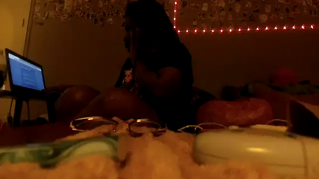 EbonyFetishQueen online show from September 11, 2025, 1:11 pm