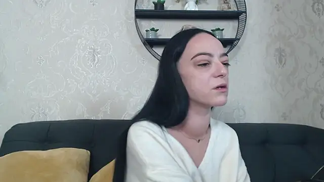 IzabelllNoir online show from November 7, 2025, 8:41 am