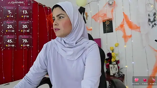 AishaAmin  online show from November 4, 2025, 2:48 am