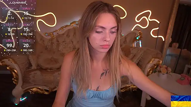 ChloeBrightt online show from October 2, 2025, 8:01 pm