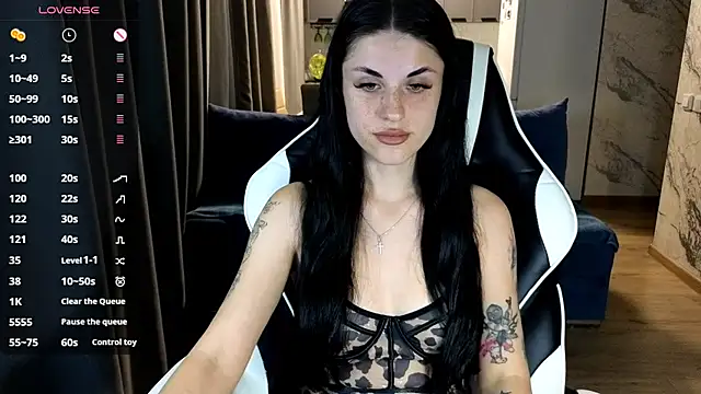 Mary   Moore online show from September 17, 2025, 2:08 pm