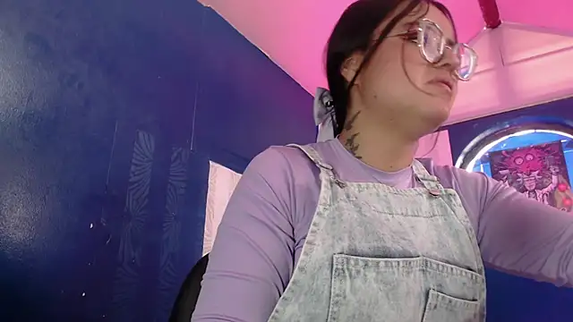 Snapshot of vitoria23_ chatting on June 6, 2026, 2:33 pm vitoria23 online show from June 6, 2026, 2:33 pm