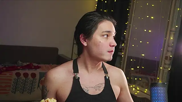 cherrydany online show from February 4, 2026, 7:20 pm