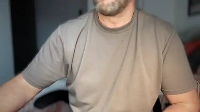 Mr Beef online show from October 7, 2025, 4:08 pm