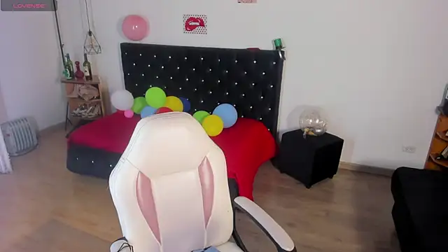 Aliciia cute1 online show from March 18, 2026, 9:48 pm