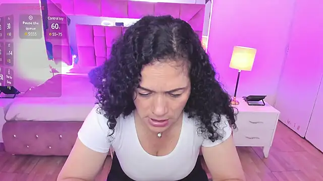 Aliciia cute1 online show from March 19, 2025, 8:54 pm