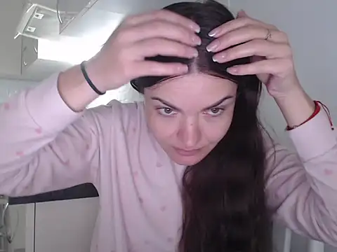  JustmeHere  online show from October 5, 2025, 7:43 am