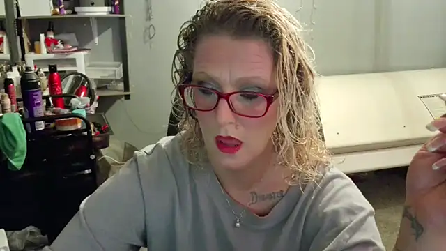 Snapshot of Lisalovely6981 chatting on February 10, 2025, 11:36 am Lisalovely6981 online show from February 10, 2025, 11:36 am