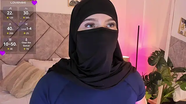 anna-henao online show from October 13, 2025, 7:26 pm