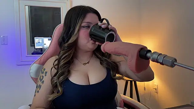 SweetPaige  online show from October 6, 2025, 10:21 pm