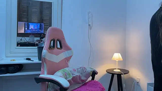 SweetPaige  online show from September 14, 2025, 2:06 pm