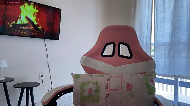 SweetPaige  online show from March 21, 2025, 6:18 pm