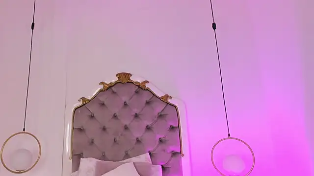 Snapshot of Pushaina__ chatting on November 8, 2025, 2:59 am Pushaina online show from November 8, 2025, 2:59 am