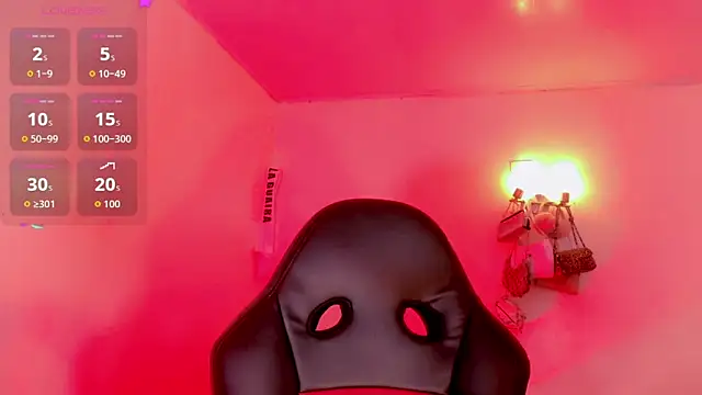 Snapshot of naomy__xx chatting on February 25, 2026, 3:18 am naomy xx online show from February 25, 2026, 3:18 am