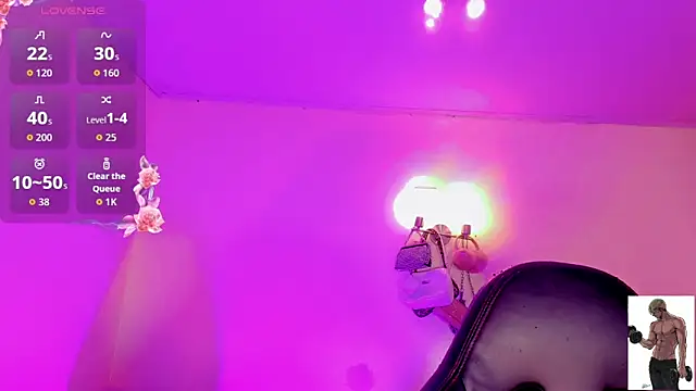 Snapshot of naomy__xx chatting on January 6, 2026, 3:21 am naomy xx online show from January 6, 2026, 3:21 am