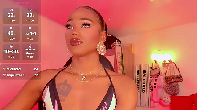 naomy  xx online show from March 16, 2026, 11:40 pm