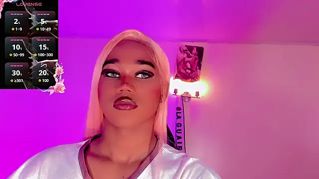 Snapshot of naomy__xx chatting on December 18, 2025, 7:18 pm naomy xx online show from December 18, 2025, 7:18 pm