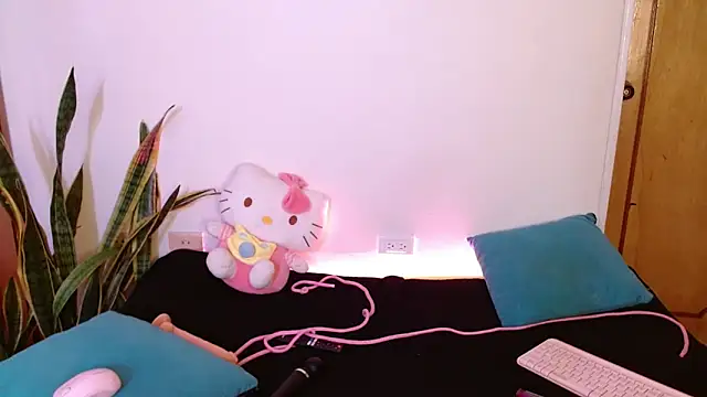 kittycatw online show from February 23, 2026, 9:15 pm