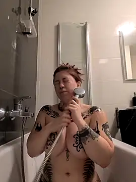 Snapshot of divine_eve chatting on November 25, 2025, 2:06 pm divine eve online show from November 25, 2025, 2:06 pm