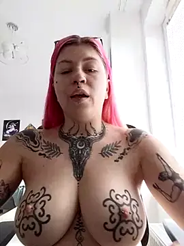 Snapshot of divine_eve chatting on September 15, 2025, 9:21 am divine eve online show from September 15, 2025, 9:21 am